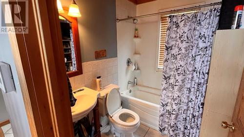 69-71 Gallows Cove Road, Witless Bay, NL - Indoor Photo Showing Bathroom