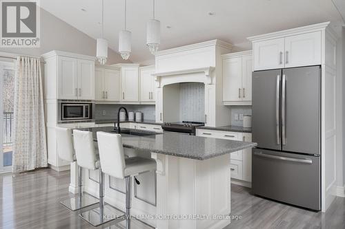 16 - 310 Ridge Road S, Fort Erie, ON - Indoor Photo Showing Kitchen With Upgraded Kitchen