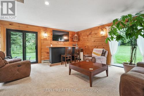 2 Mountainview Road, Mulmur, ON - Indoor Photo Showing Living Room