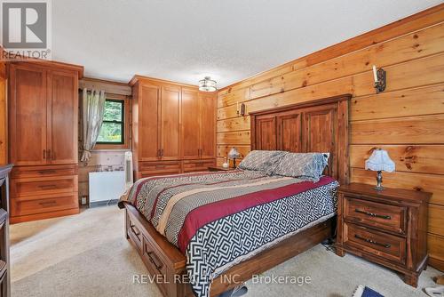 2 Mountainview Road, Mulmur, ON - Indoor Photo Showing Bedroom