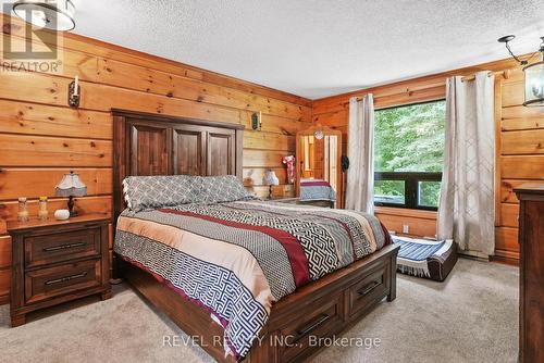 2 Mountainview Road, Mulmur, ON - Indoor Photo Showing Bedroom