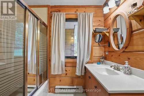 2 Mountainview Road, Mulmur, ON - Indoor Photo Showing Bathroom