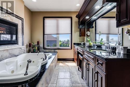 1821 Talbot Road, Kingsville, ON - Indoor Photo Showing Bathroom