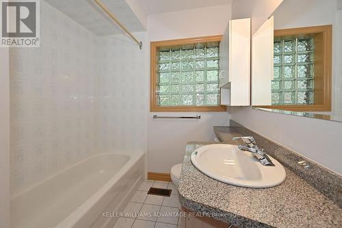 38 Meadowvale Road, Toronto (Centennial Scarborough), ON - Indoor Photo Showing Bathroom