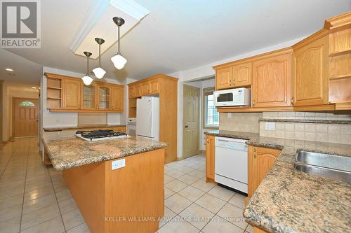 38 Meadowvale Road, Toronto (Centennial Scarborough), ON - Indoor Photo Showing Kitchen With Double Sink