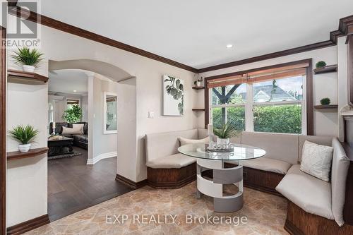 523 Lake Drive E, Georgina (Historic Lakeshore Communities), ON - Indoor Photo Showing Living Room