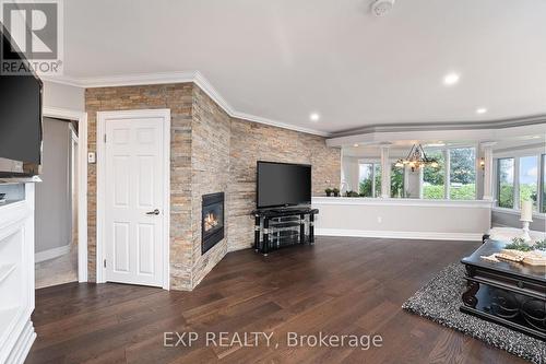 523 Lake Drive E, Georgina (Historic Lakeshore Communities), ON - Indoor Photo Showing Living Room With Fireplace