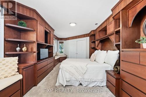 523 Lake Drive E, Georgina (Historic Lakeshore Communities), ON - Indoor Photo Showing Bedroom