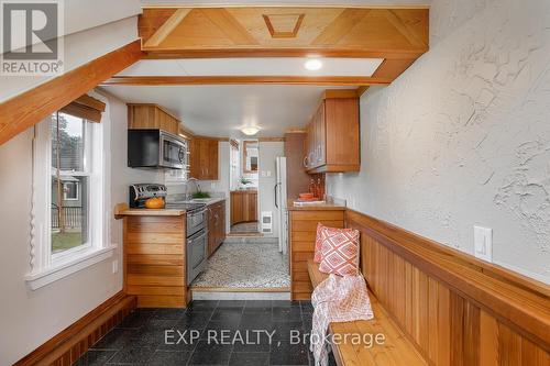 523 Lake Drive E, Georgina (Historic Lakeshore Communities), ON - Indoor Photo Showing Kitchen