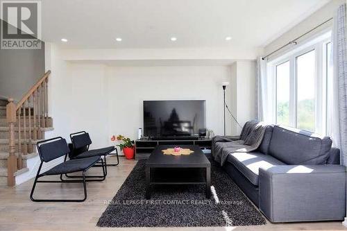 244 Esther Crescent, Thorold, ON - Indoor Photo Showing Living Room