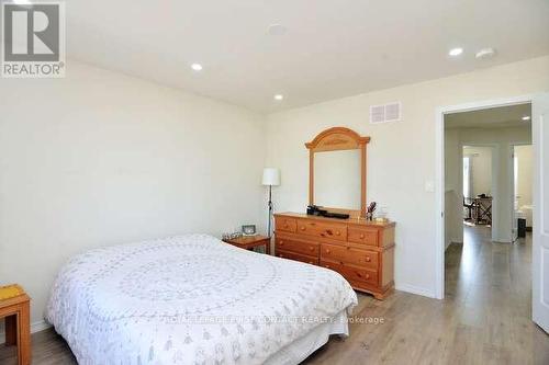 244 Esther Crescent, Thorold, ON - Indoor Photo Showing Bedroom