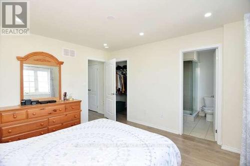 244 Esther Crescent, Thorold, ON - Indoor Photo Showing Bedroom