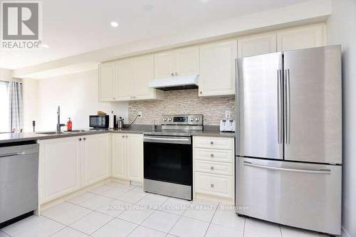 244 Esther Crescent, Thorold, ON - Indoor Photo Showing Kitchen