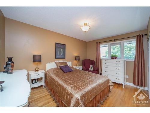 19 Rutherford Crescent, Ottawa, ON 