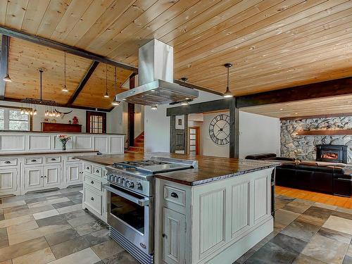 Cuisine - 5253 Rue Bernard-De Niger, Carignan, QC - Indoor Photo Showing Kitchen