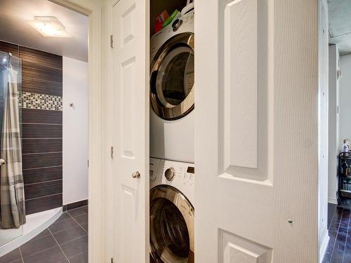 Salle de lavage - 709-1235 Rue Bishop, Montréal (Ville-Marie), QC - Indoor Photo Showing Laundry Room