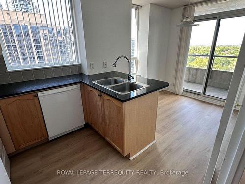 1805-23 Hollywood Ave, Toronto, ON - Indoor Photo Showing Kitchen With Double Sink