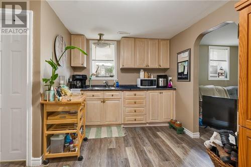 60 William Street, Chelmsford, ON - Indoor Photo Showing Kitchen