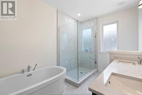 3655 Sutton Avenue, Windsor, ON - Indoor Photo Showing Bathroom