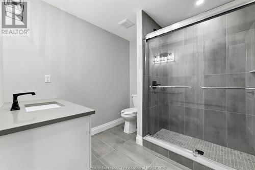 625 Orchards Crescent, Windsor, ON - Indoor Photo Showing Bathroom