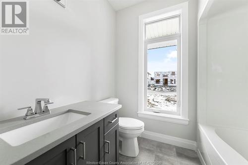 625 Orchards Crescent, Windsor, ON - Indoor Photo Showing Bathroom