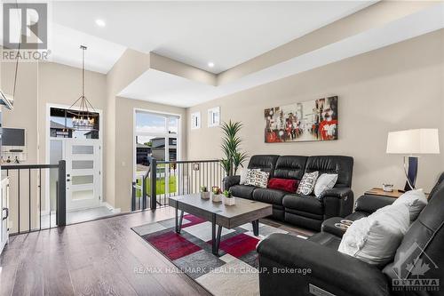 180 Bordeau Street, Prescott And Russell, ON - Indoor Photo Showing Living Room