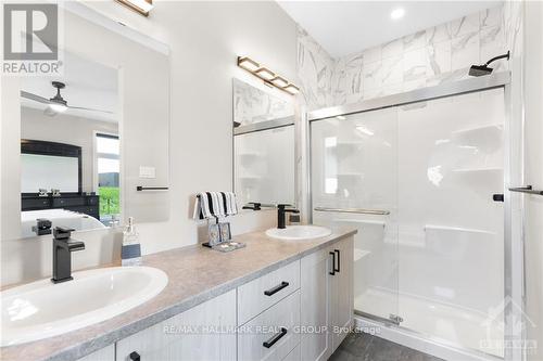 180 Bordeau Street, Prescott And Russell, ON - Indoor Photo Showing Bathroom