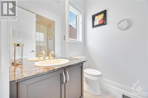 80 Puccini Drive, Richmond Hill, ON - Indoor Photo Showing Bathroom