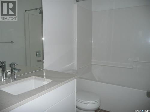 423 Pepper Street, Saskatoon, SK - Indoor Photo Showing Bathroom