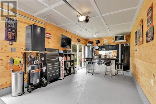 An Amazing Garage Conversion with Gas Heat - 384 Mcnab Avenue, Renfrew, ON - Indoor