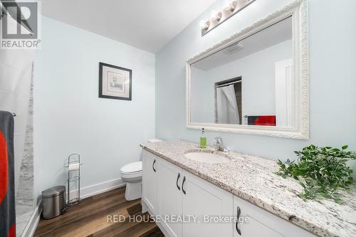 21 - 261 Skinner Road, Hamilton (Waterdown), ON - Indoor Photo Showing Bathroom