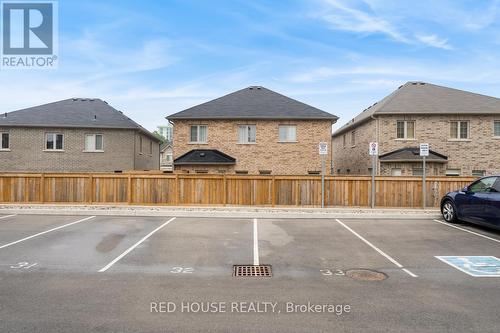 21 - 261 Skinner Road, Hamilton (Waterdown), ON - Outdoor