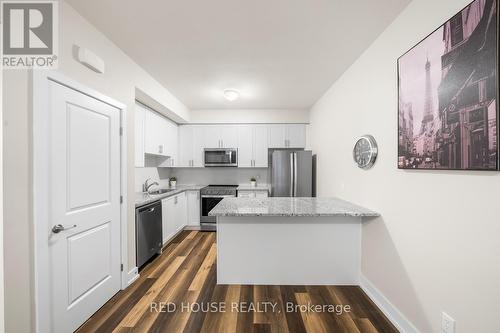 21 - 261 Skinner Road, Hamilton (Waterdown), ON - Indoor Photo Showing Kitchen With Stainless Steel Kitchen With Upgraded Kitchen