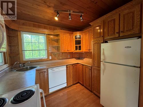 111 Sandy Point Road, Norris Arm, NL - Indoor Photo Showing Kitchen