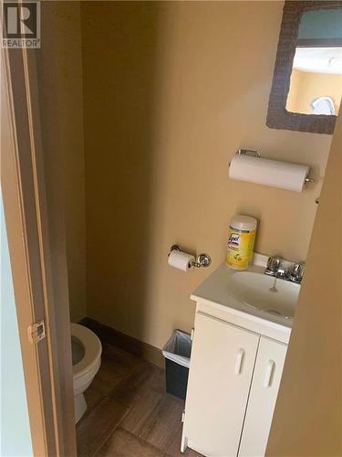 198 Victoria, Edmundston, NB - Indoor Photo Showing Bathroom