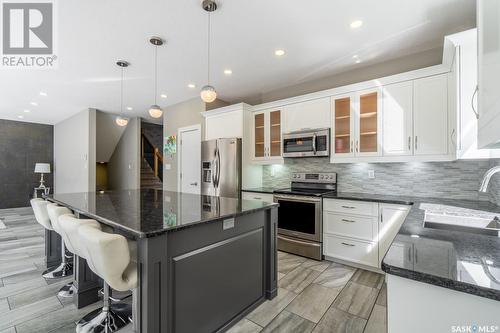 3613 Parliament Avenue, Regina, SK - Indoor Photo Showing Kitchen With Upgraded Kitchen