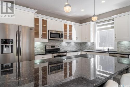 3613 Parliament Avenue, Regina, SK - Indoor Photo Showing Kitchen With Upgraded Kitchen