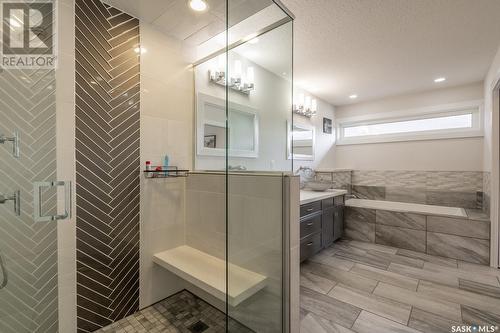 3613 Parliament Avenue, Regina, SK - Indoor Photo Showing Bathroom