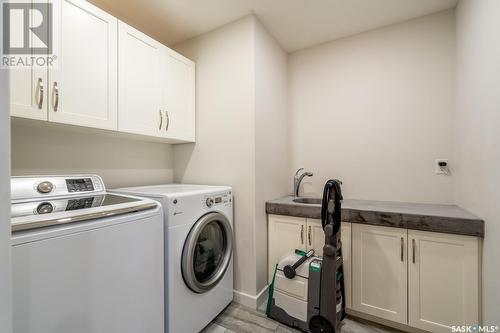 3613 Parliament Avenue, Regina, SK - Indoor Photo Showing Laundry Room