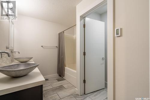 3613 Parliament Avenue, Regina, SK - Indoor Photo Showing Bathroom