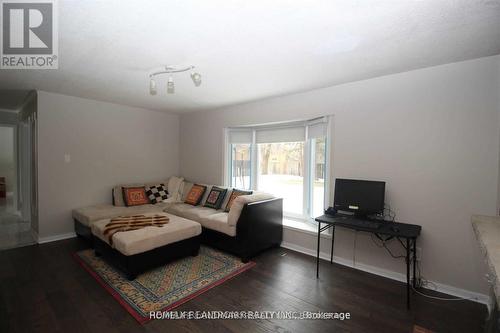 16 Briarwood Road, Markham (Unionville), ON - Indoor Photo Showing Living Room