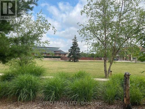 112 - 60 Baycliffe Crescent, Brampton, ON - Outdoor