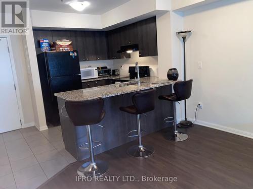 112 - 60 Baycliffe Crescent, Brampton, ON - Indoor Photo Showing Kitchen