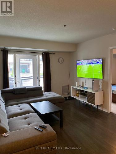 112 - 60 Baycliffe Crescent, Brampton, ON - Indoor Photo Showing Living Room