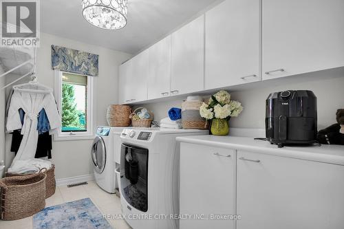 11 Woodland Drive, Middlesex Centre (Kilworth), ON - Indoor Photo Showing Laundry Room