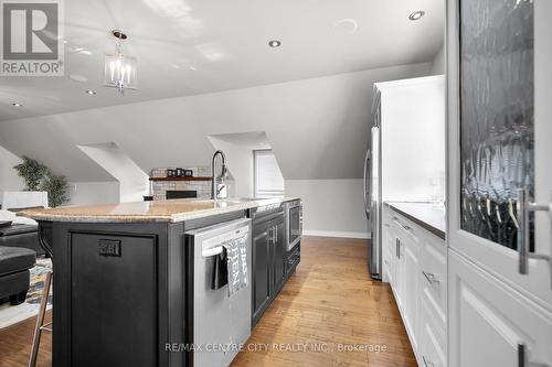 11 Woodland Drive, Middlesex Centre (Kilworth), ON - Indoor Photo Showing Kitchen