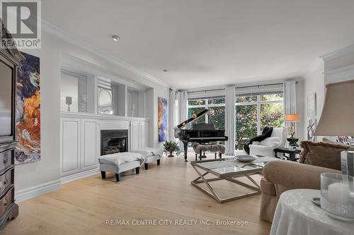 11 Woodland Drive, Middlesex Centre (Kilworth), ON - Indoor Photo Showing Living Room With Fireplace