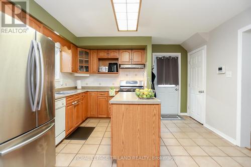 138 Culver Crescent, London, ON - Indoor Photo Showing Kitchen