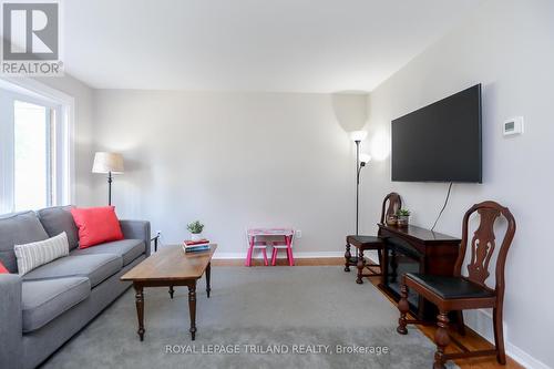 138 Culver Crescent, London, ON - Indoor Photo Showing Living Room