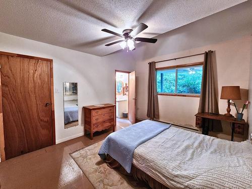 Master bedroom - 33 Ch. Des Pruches, Grenville-Sur-La-Rouge, QC - Indoor Photo Showing Bedroom